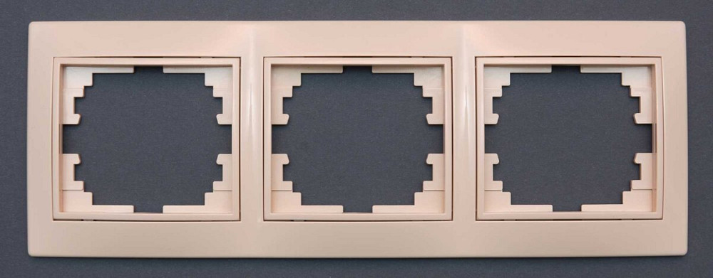 Рамка Valeso РК-1003 3-секційна крем Коломыя - изображение 1