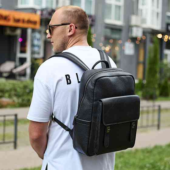 Стильний чоловічий шкіряний рюкзак 40х30х17, практичний аксесуар для ноутбука та документів, чорний Київ