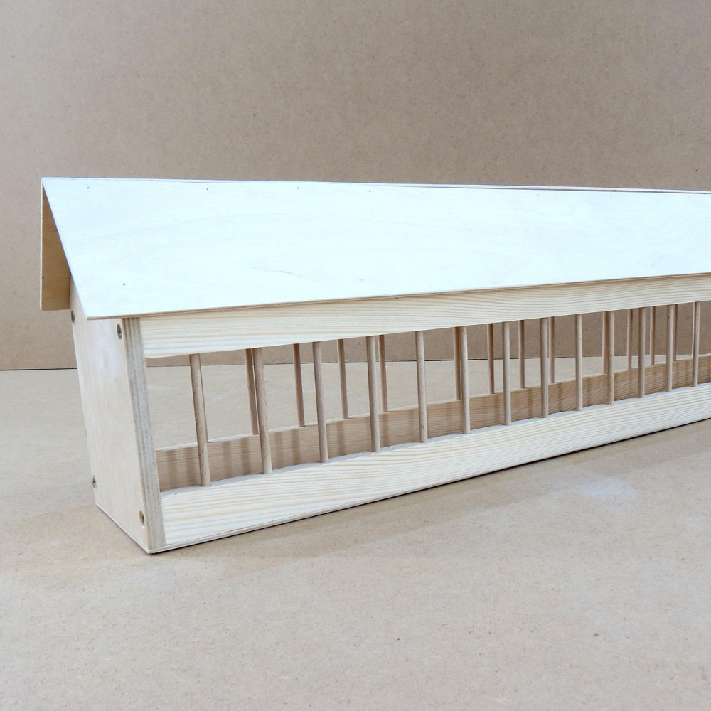 Деревянная кормушка для голубей 