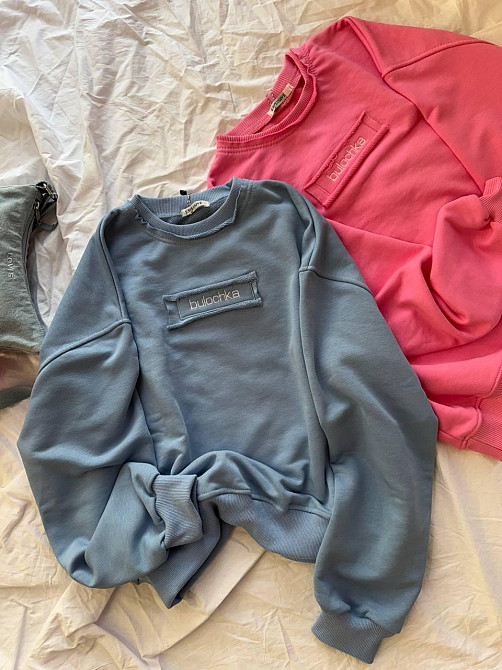 Женский оверсайз свитшот с надписью “Bulochka” турецкая петля Голубой Одесса - изображение 1