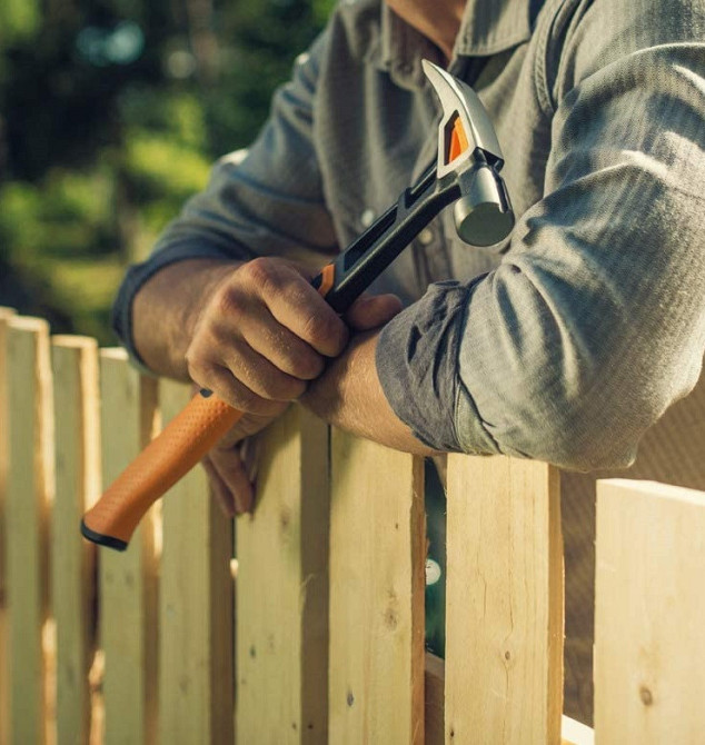 Универсальный Молоток - гвоздодер общего назначения Fiskars 