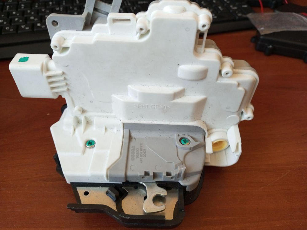 16590 Ossca замок двери передней левой AUDI A4 Полтава - изображение 1