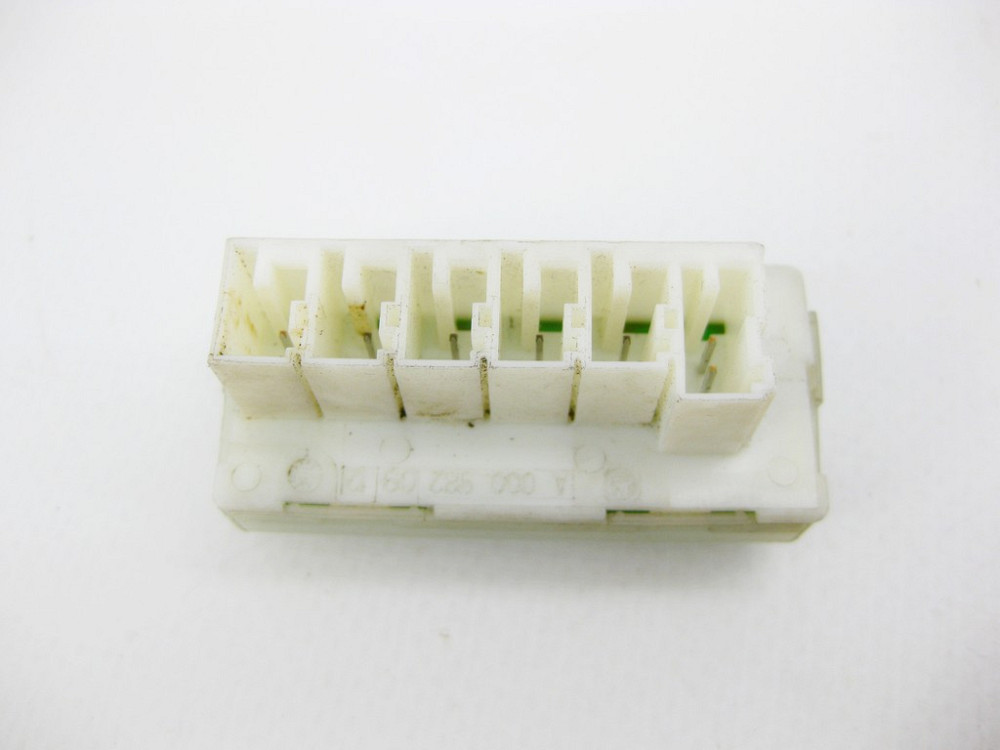 Mercedes-Benz  A0009820912 Розподільник потенціалів CAN GLC Coupe C253 GLC X253 E-class W213 E-class S213 E-class Coupe C238 E-class Cabriolet A238 CL Одесса - изображение 1