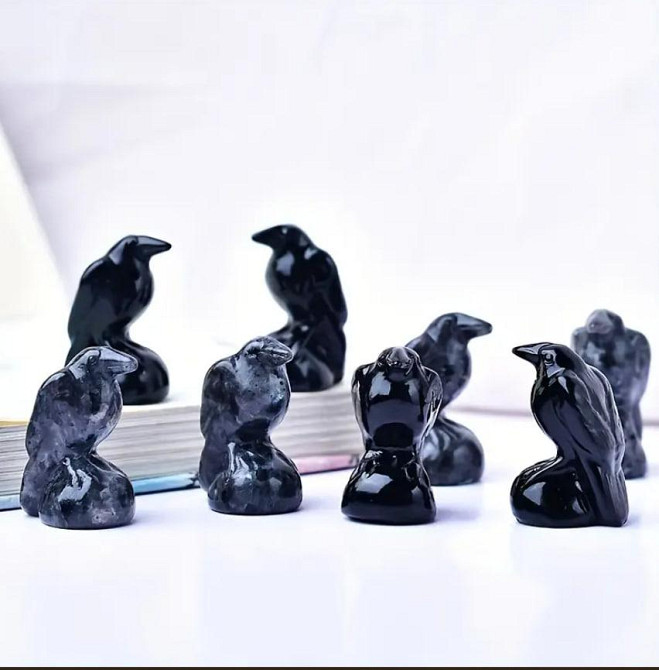Ворона з натурального каменю лабродариту розміром 35 мм , сувенір із чорного лабродариту Київ - фото 2