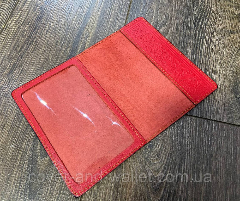 Кожаная обложка на паспорт с гербом Украины красного цвета Киев - изображение 4