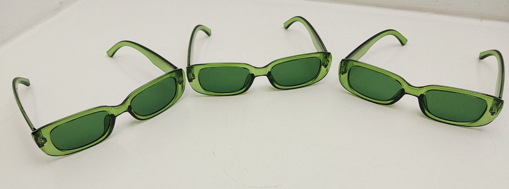 Сонцезахисні прямокутні окуляри в пластиковій оправі зелені Луцьк - фото 2