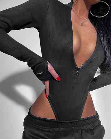 Женский стильный костюм двойка: боди и джоггеры замш на дайвинге Черный, 42/44 Одесса