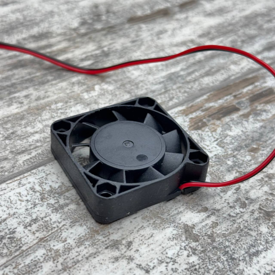 Вентилятор охолодження 4010 40×40×10 мм, 12В, 2 pin, для відеокарт, 3D-принтерів та електроніки Київ