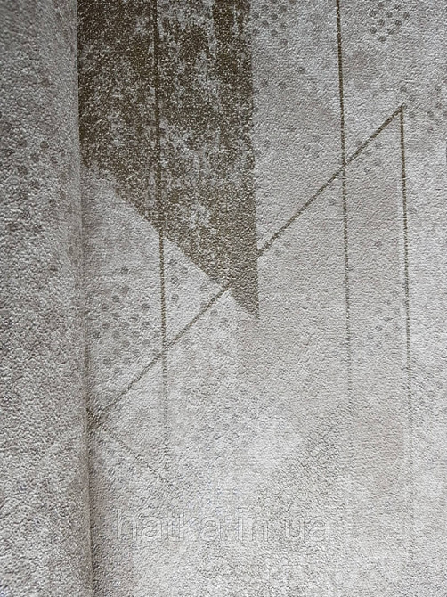 Шпалери вінілові на флізелін GranDeco Dorina метрові геометрія смуги фігури золотом на пісочно бежевому Київ - фото 2