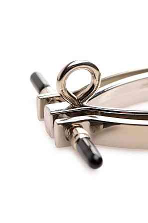 Затискач для статевих губ Master Series: Pussy Tugger Adjustable Vagina Clamp with Chain Sex Aura Київ