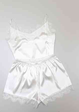 Піжама жіноча атласна майка і шорти з мереживом Білий 54 Харків