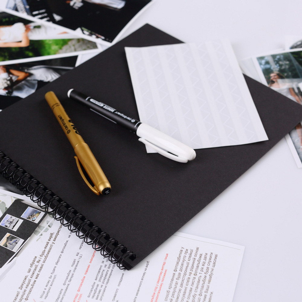 Альбом на пружині  20х23 см 20 сторінок + 2 маркери Чорний Тернопіль - фото 1