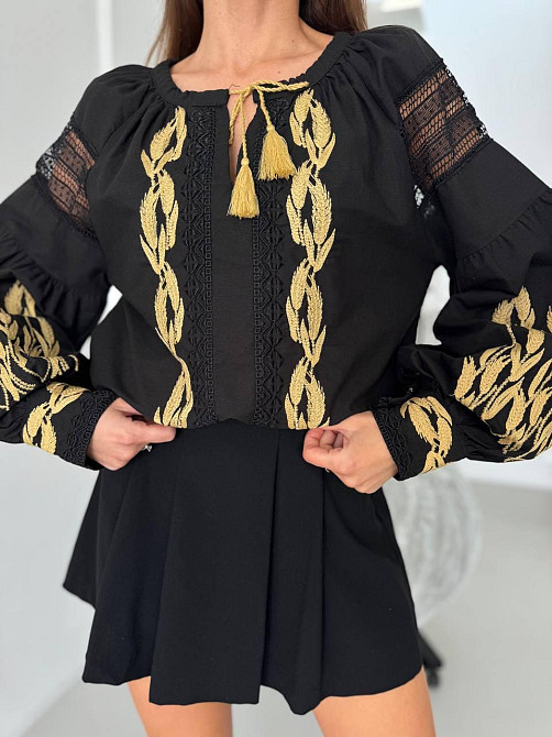 Женская стильная вышиванка с золотой вышивкой и с кружевными вставками 80% хлопок, 20% полиэстер. 46, Черный Одесса - изображение 4