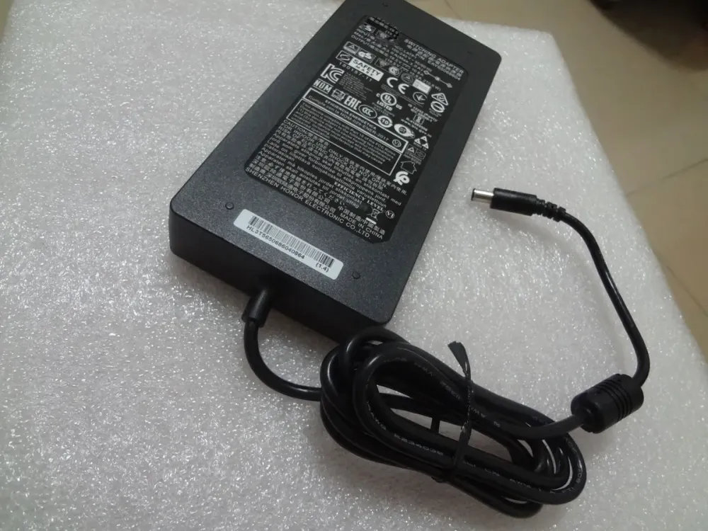 Блок живлення LG 19.5 V 10.8 A (штекер: 6.5х4.4) Луцьк - фото 1