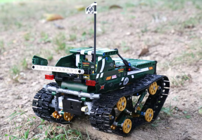 Конструктор гоночна машина на гусеничному ходу на дистанційному керуванні на 626 деталей, зелений Кам'янець-Подільський - фото 4