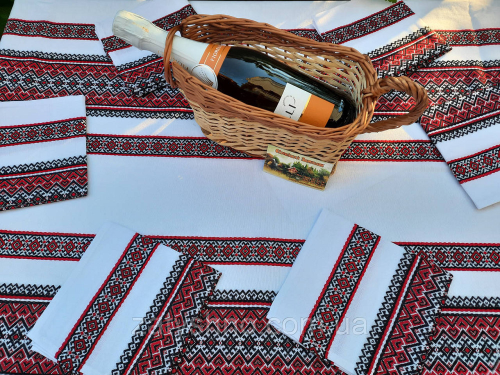 Вышытая скатерть красная с салфетками Киев - изображение 5
