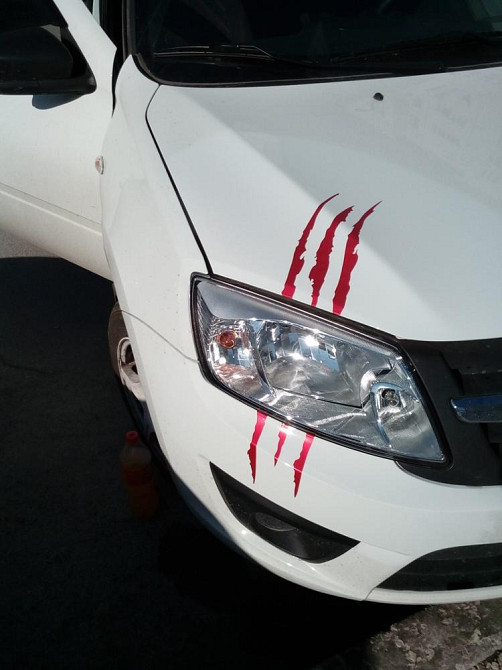 Наклейка на авто-мото у вигляді Подряпини Когтем Красн Київ - фото 3