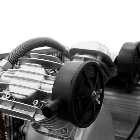 Sigma Компрессор двухцилиндровый ременной (V) 2.5кВт 396л/мин 10бар 100л (2 крана) SIGMA (70441 Коломия