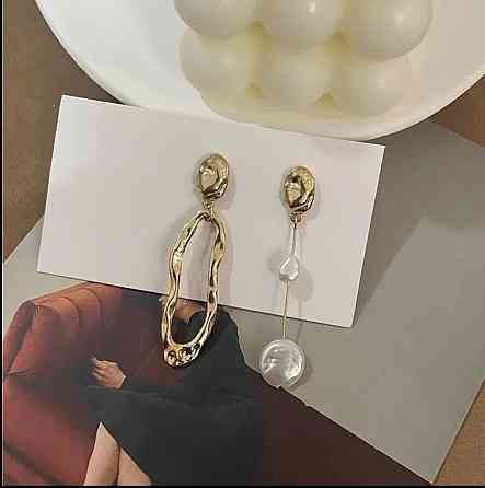 Сережки асиметричні з перлами та абстрактним кільцем – золото Київ