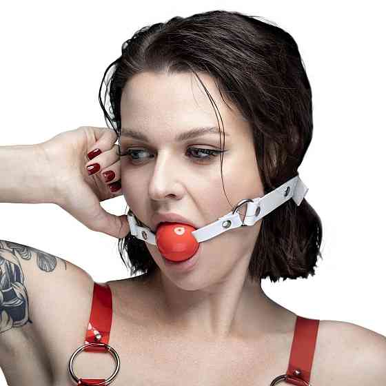 Кляп силиконовый Feral Feelings Silicon Ball Gag White/Red, белый ремень, красный шарик Sex Aura Киев