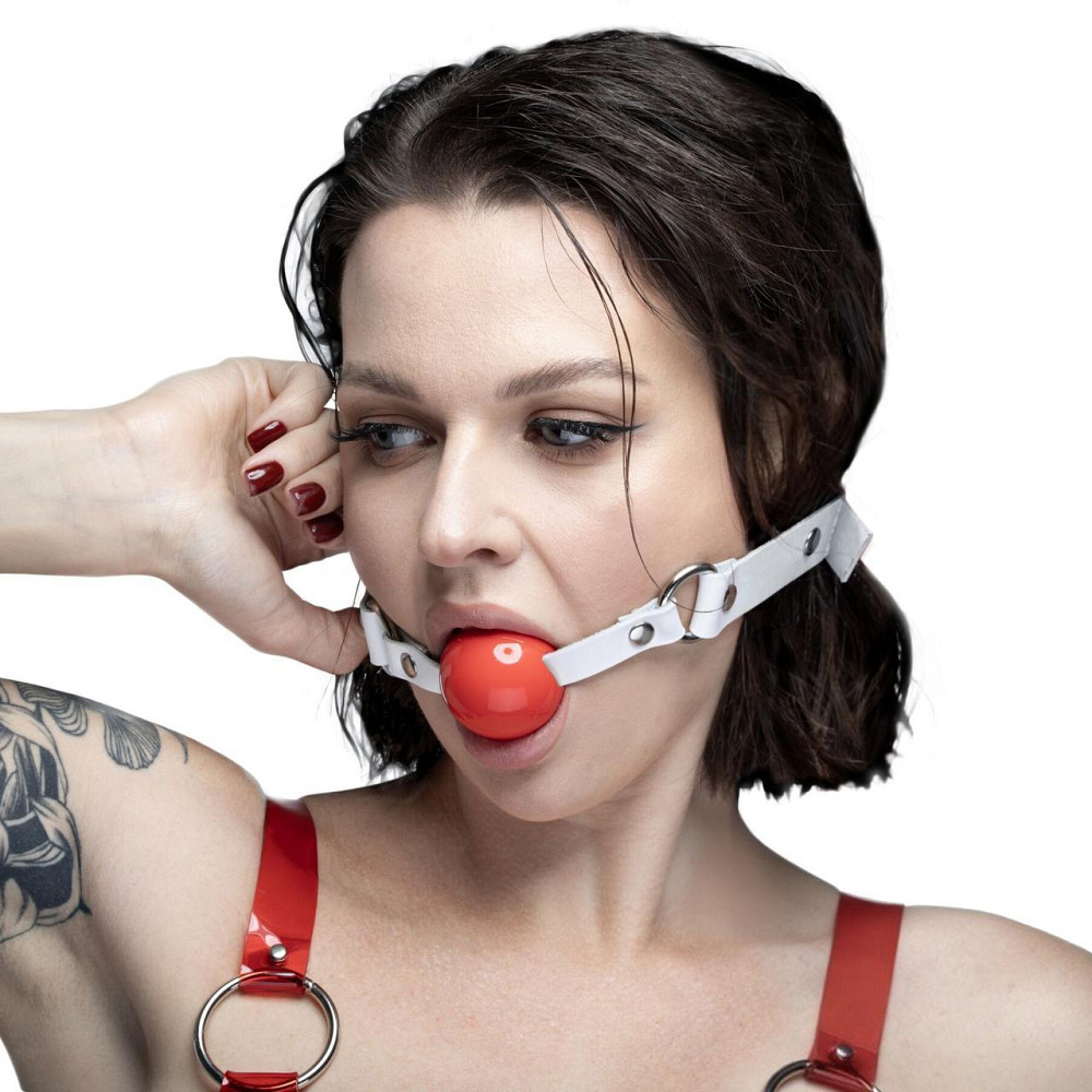 Кляп силіконовий Feral Feelings Silicon Ball Gag White/Red, білий ремінець, червона кулька Sex Aura Київ - фото 2