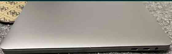 Ноутбук MacBook Pro 13 ( model a1706) Touch Bar. Київ