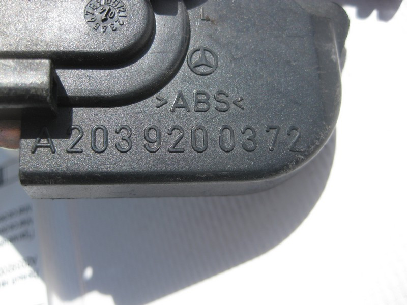Mercedes-Benz  A2039200372 Лівий замок відкидної спинки заднього сидіння без ручки C-Class W203 CLK C209 Одеса - фото 3