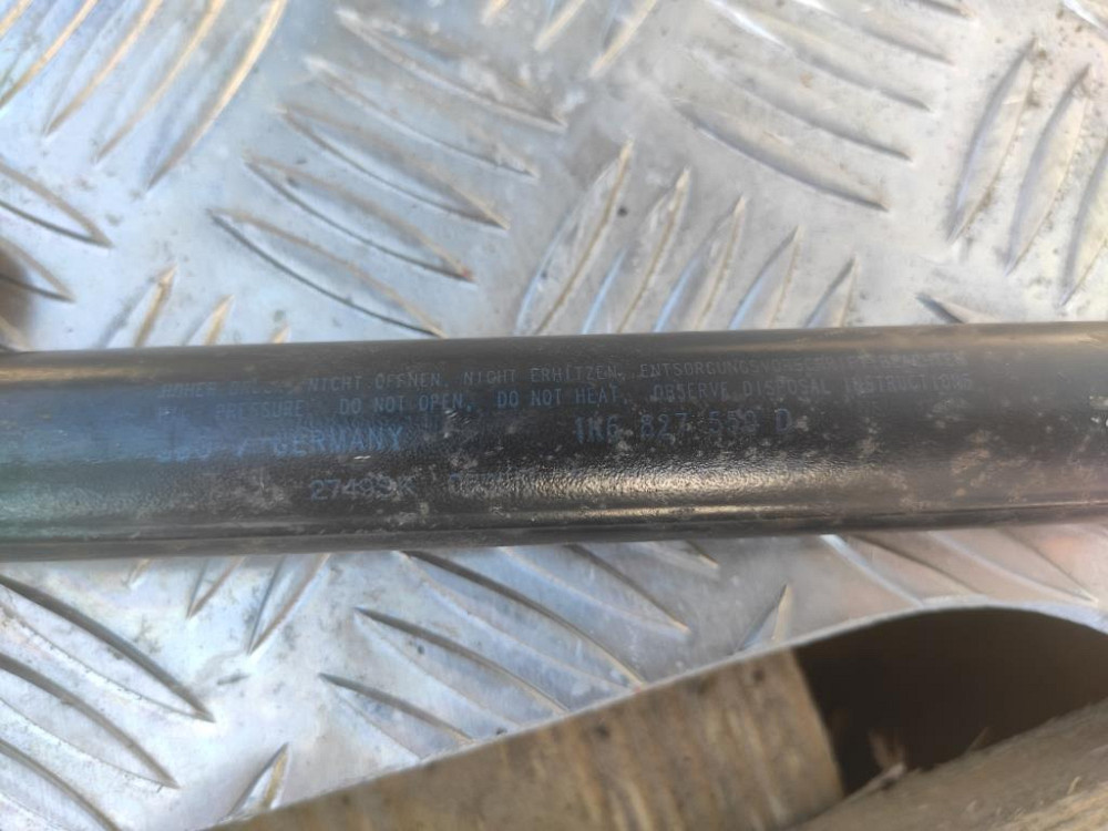 Амортизатор кришки багажника Volkswagen Golf 5 2003-2008 (1K6827550D) Ковель - фото 2