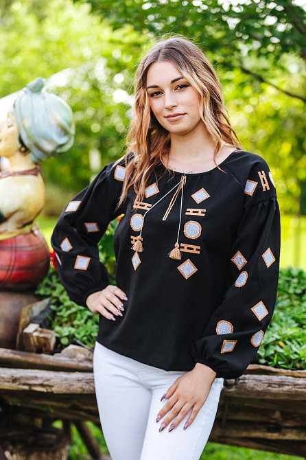 Вышиванка женская, льняная,  черная, топ 44/46 Киев - изображение 1