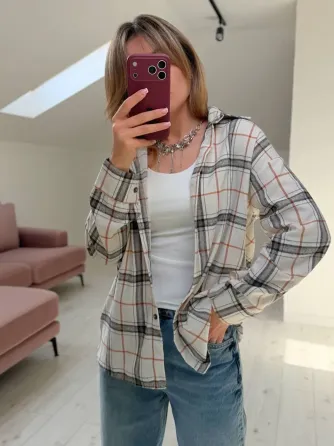 Рубашка удобная, свободная и выглядит стильно без лишних усилий Одесса