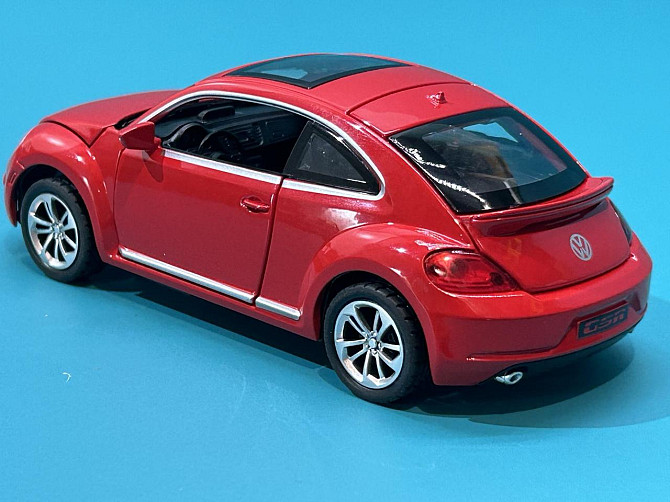 Машинка Автоексперт Volkswagen Beetle 1:32 метал світло/звук відчиняються двері капот багажник Червона (12012) Чернигов - изображение 9