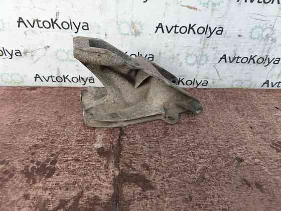 Кронштейн (опора) подушки двигуна правий VW T5 T6 2.0 tdi 2003-2019 (7E0199343B) Ковель
