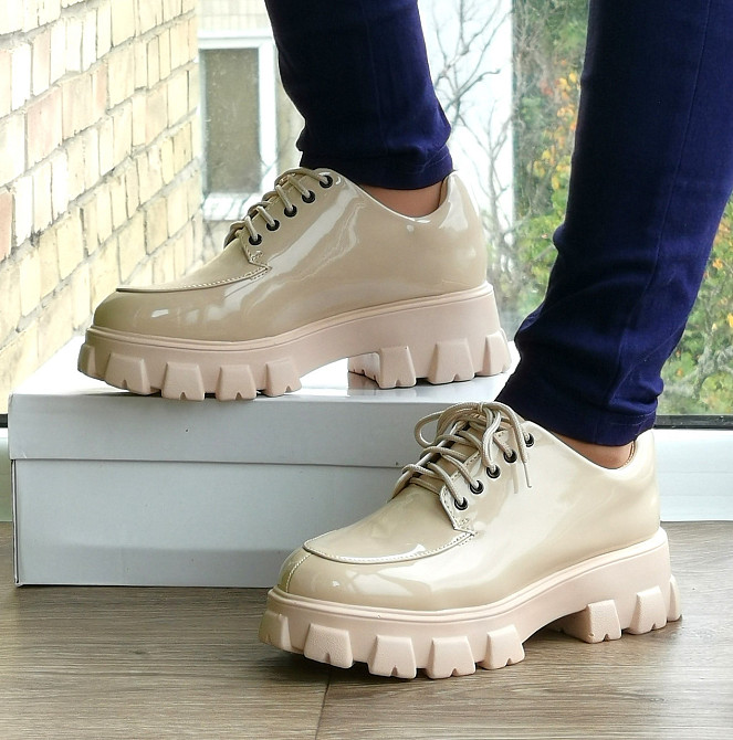 Жіночі Бежеві Туфлі Кросівки на Танкетці Сліпони Лакові Мокасини (розміри: 36,37,38,39,40,41) — 6-20 Дніпро - фото 1