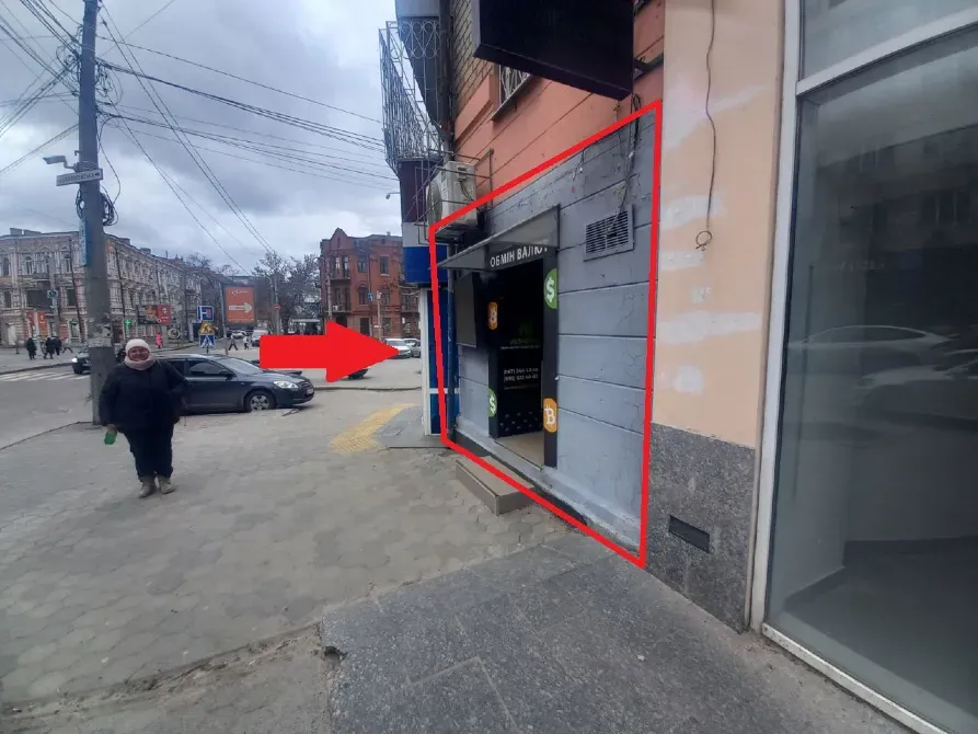 Приміщення під обмін валют\магазинчик. 4 м2 Самий центр- Глінкі 12 Дніпро - фото 3