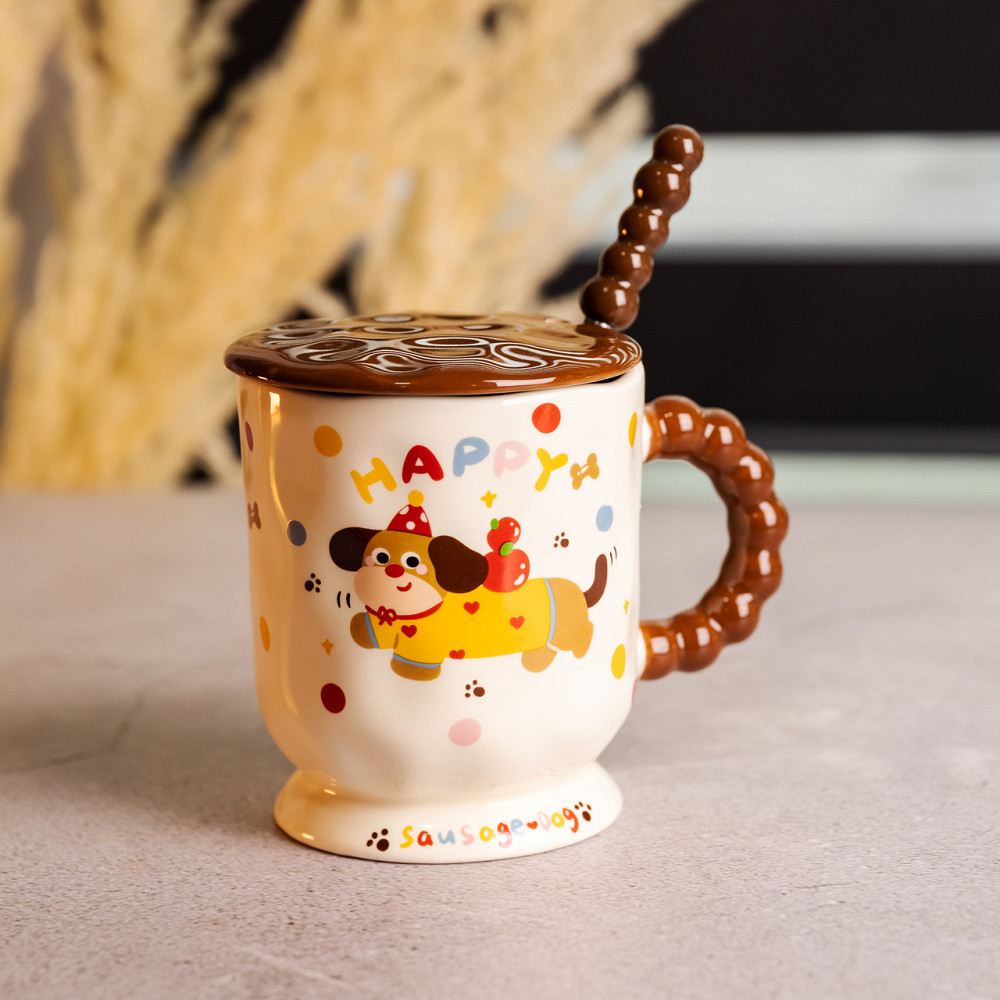 Yiwu Новорічна порцелянова чашка "Весела Такса" з кришкою та ложкою 400 мл, Святкова кружка чаш Коломия - фото 1