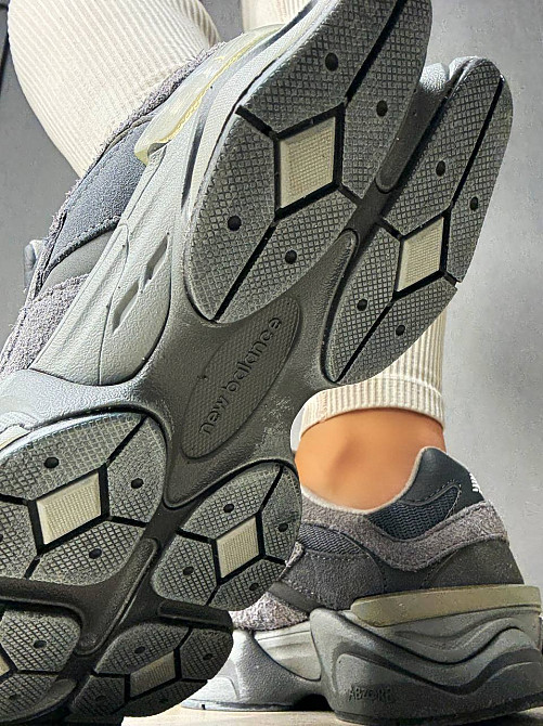 Кросівки жіночі і чоловічі NB 9060-5 замша з сіткою потерті унісекс сірі, 40, 25 см Київ - фото 6