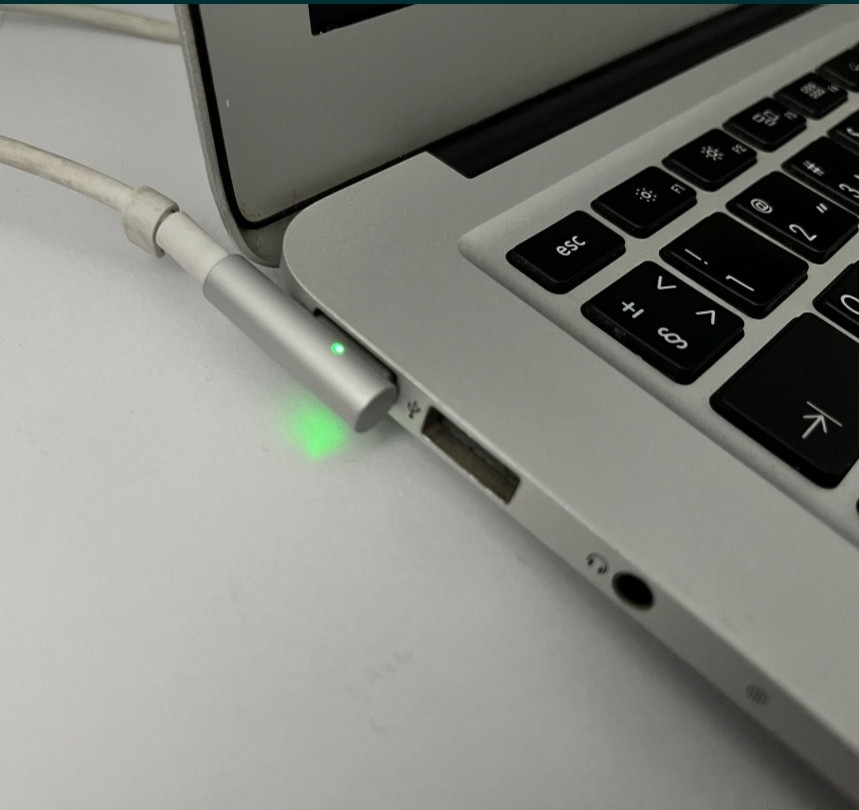 Ноутбук: Apple MacBook Air 13 (2011) Intel Core i5, A1369 Киев - изображение 1