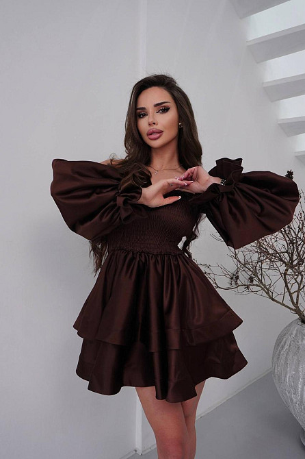 Жіноча приваблива стильна свткова сукня королівський атлас шоколад Одеса - фото 1