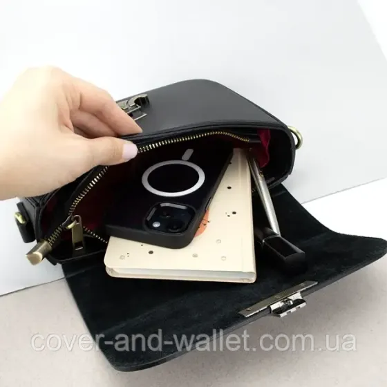 Жіноча сумка крос-боді в стилі селін з гладкої шкіри чорного кольору Virginia Conti Київ