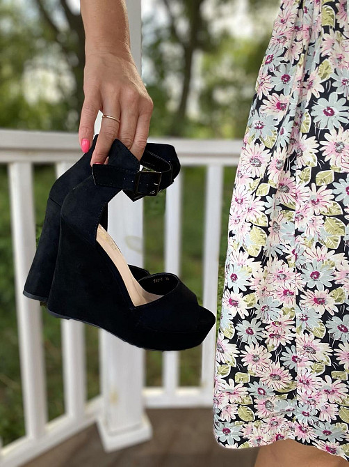 Meideli Стильні жіночі босоніжки літні на танкетці VIKA 65-4 зі штучної замші чорні р. 40 Коломия - фото 5