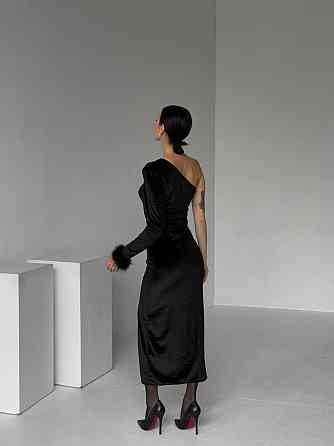 Женское элегантное платье на одно плечо с разрезом бархат Одесса