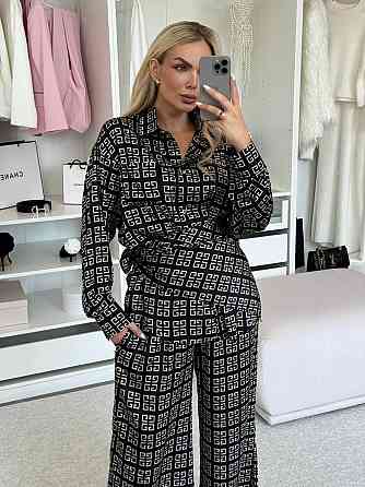 Жіночий легкий принтований костюм-двійка: сорочка та штани з хусткою сатин Чорний 2 Одеса