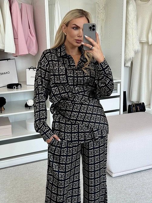 Жіночий легкий принтований костюм-двійка: сорочка та штани з хусткою сатин Чорний 2 Одеса - фото 3