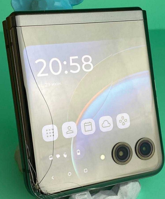 Смартфон: Motorola Razr 40 Ultra 8/256Gb, Black. Київ - фото 7