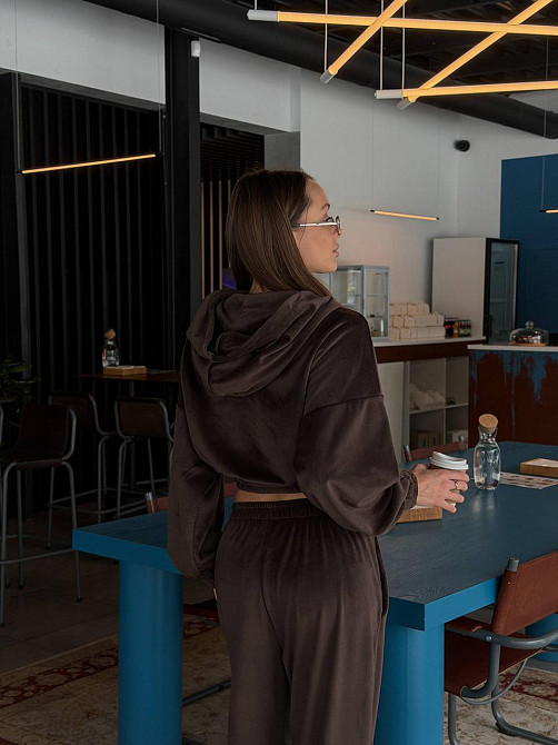 Женский повседневный велюровый костюм двойка: кофта и штаны плотный турецкий велюр Шоколадный, 48/52 Одесса - изображение 3