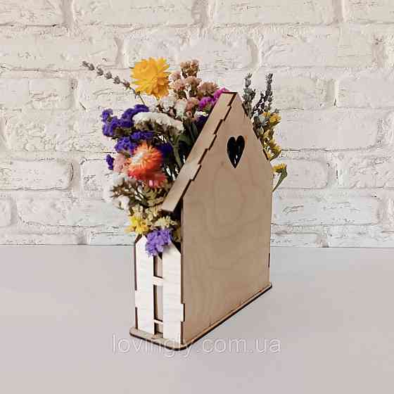 Композиция из сухоцветов в кашпо 