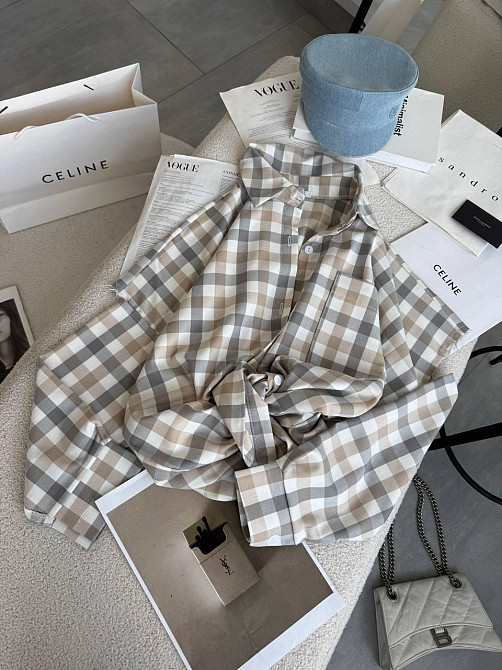 Жіноча стильна сорочка оверсайз у клітинку з ефектом надірваних рукавів тіар. Бежевий Одеса - фото 5