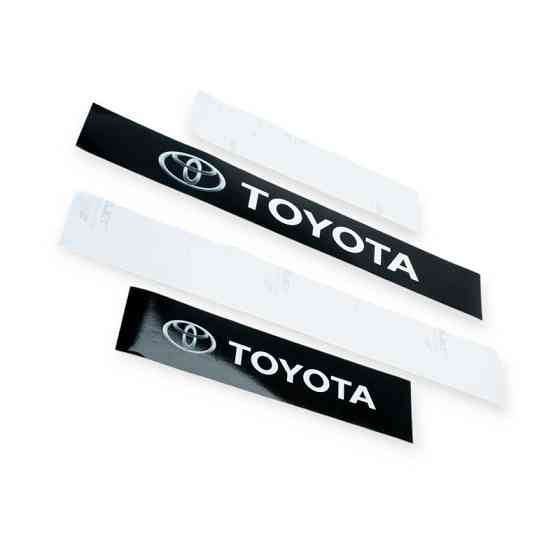 Наклейка на пороги "toyota" (4шт) Мукачево