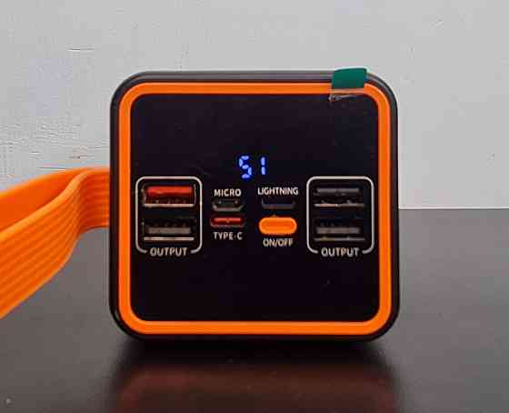 Павербанк на 50000 mAh з 4 USB і фонаріком Клевань