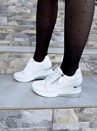 Stilli Снікерси жіночі STILLI білі еко-шкіра платформа 37р. (106-2) Коломыя